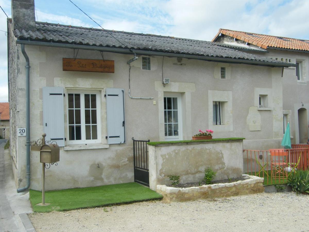 Hostal Le Petit Brétigny Beaumont  Exterior foto